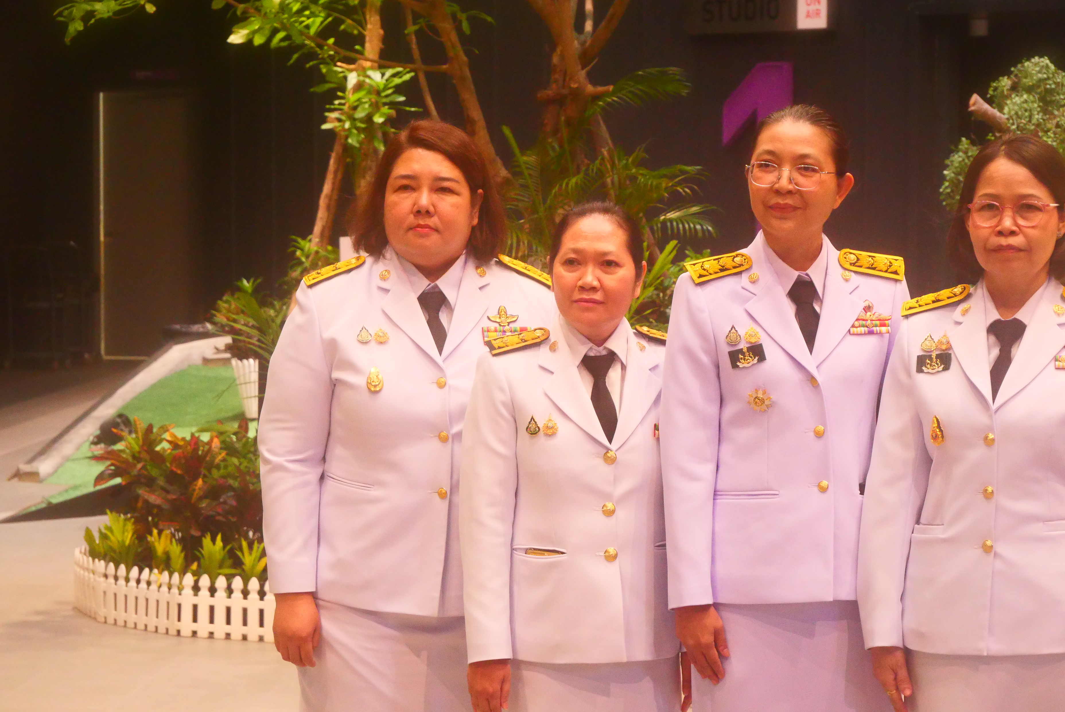 title - คณะผู้บริหาร ส.ป.ก. บันทึกเทปถวายพระพรชัยมงคล เนื่องในโอกาสมหามงคลเฉลิมพระชนมพรรษา 74 พรรษา พระบาทสมเด็จพระปรเมนทรรามาธิบดีศรีสินทร มหาวชิราลงกรณ พระวชิรเกล้าเจ้าอยู่หัว